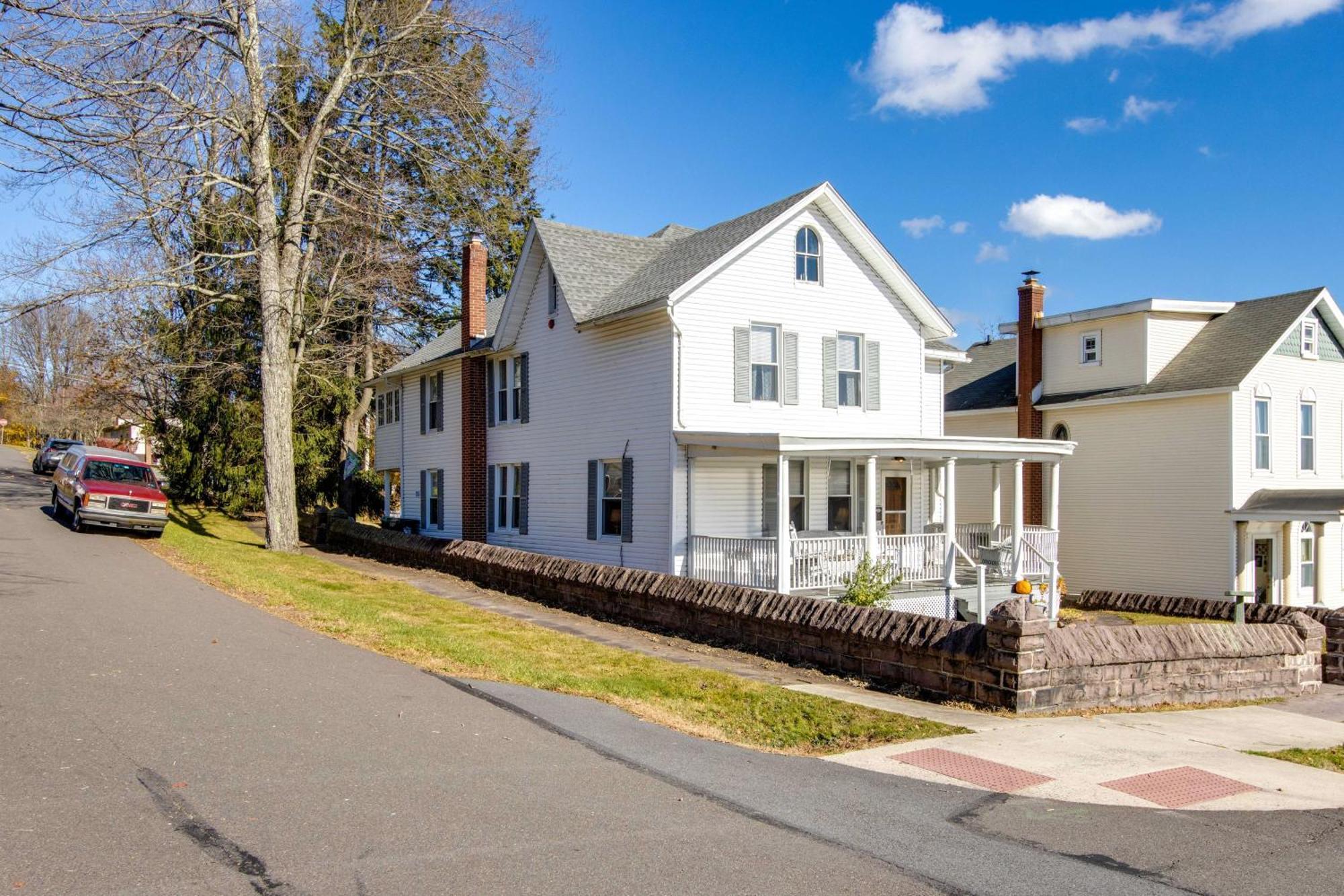 Victorian Home With Porch 6 Mi To Hickory Run Park! White Haven エクステリア 写真